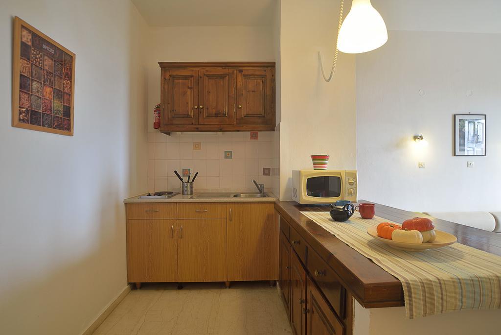 Captain'S Apts Barbati Exteriör bild
